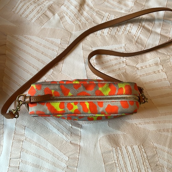 Clare v midi sac leopard print - Picture 2 of 4